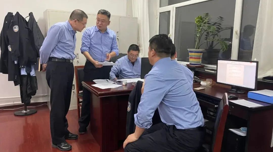 监管支队“战时指挥部”:飘扬在抗疫一线的鲜红党旗!