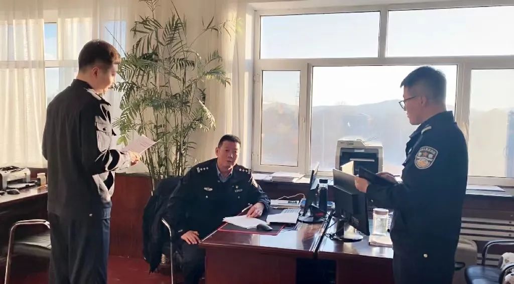 监管支队“战时指挥部”:飘扬在抗疫一线的鲜红党旗!